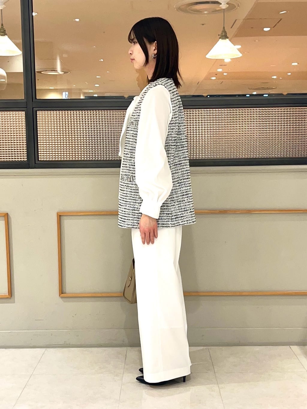 kumiさんの「INDIVI｜【2点セット／洗える】ツイードジレ＆ボウタイブラウス」を使ったコーディネート
