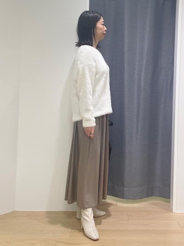 Mikoさんの「INDIVI｜【洗える】エアリーシャギートップス」を使ったコーディネート