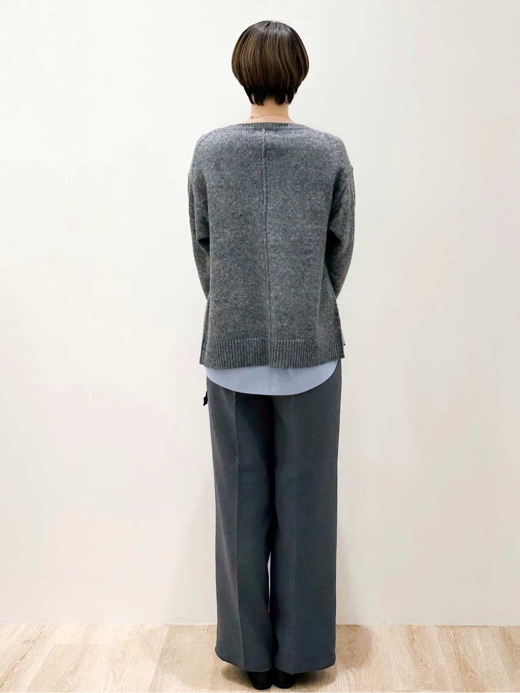 yurieさんの「OPAQUE.CLIP｜リラクシークルーネックニット【洗濯機OK】」を使ったコーディネート