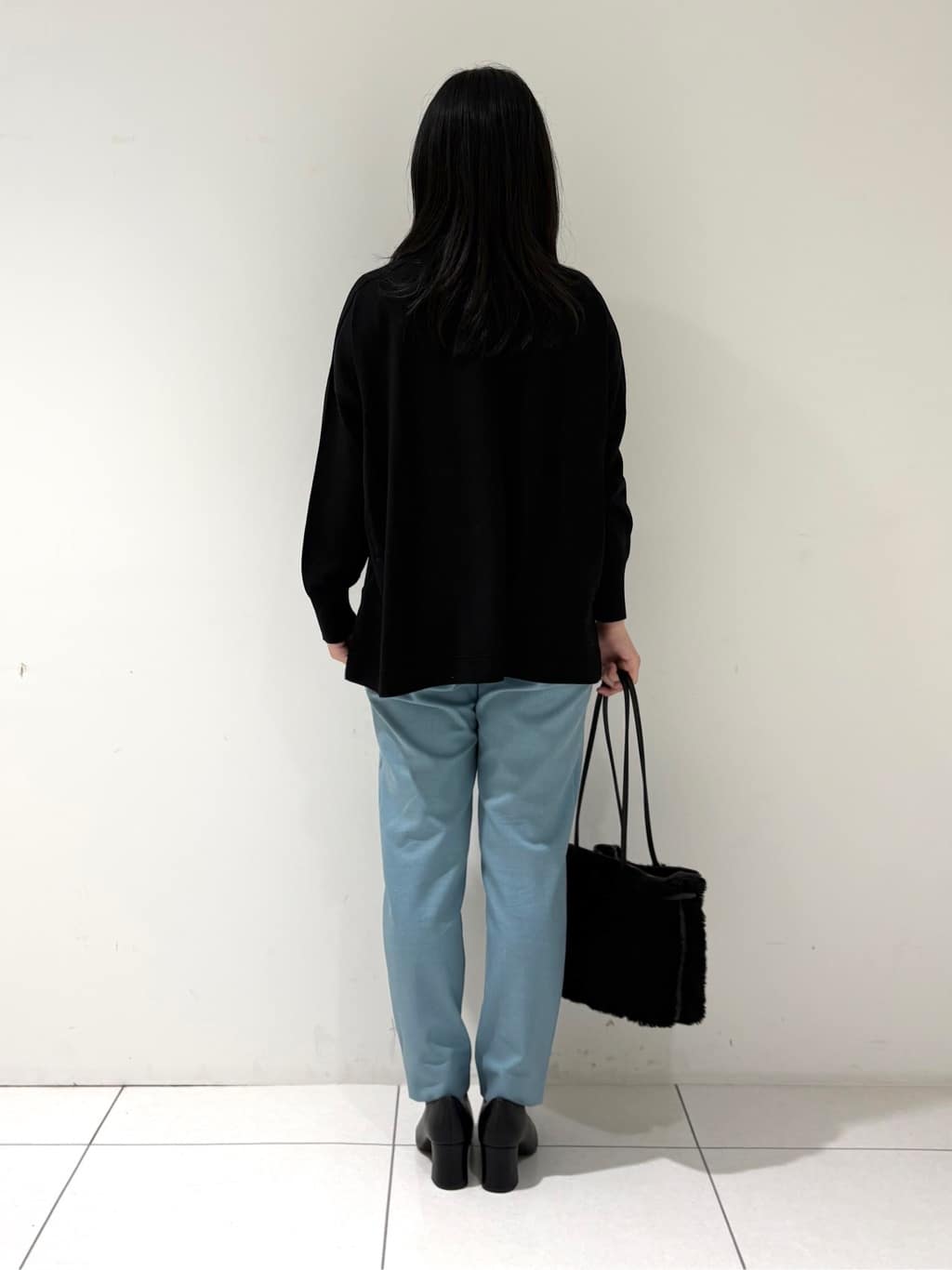 momokoさんの「INDIVI｜【洗える／毛玉になりにくい】エクストラファインウール ハイネックニット」を使ったコーディネート