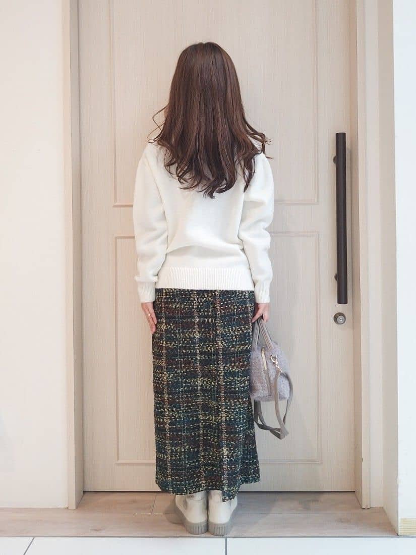 mi-saさんの「SHOO･LA･RUE｜【S-LL/洗濯機可】さりげないラメが上品　クルーネックニット」を使ったコーディネート