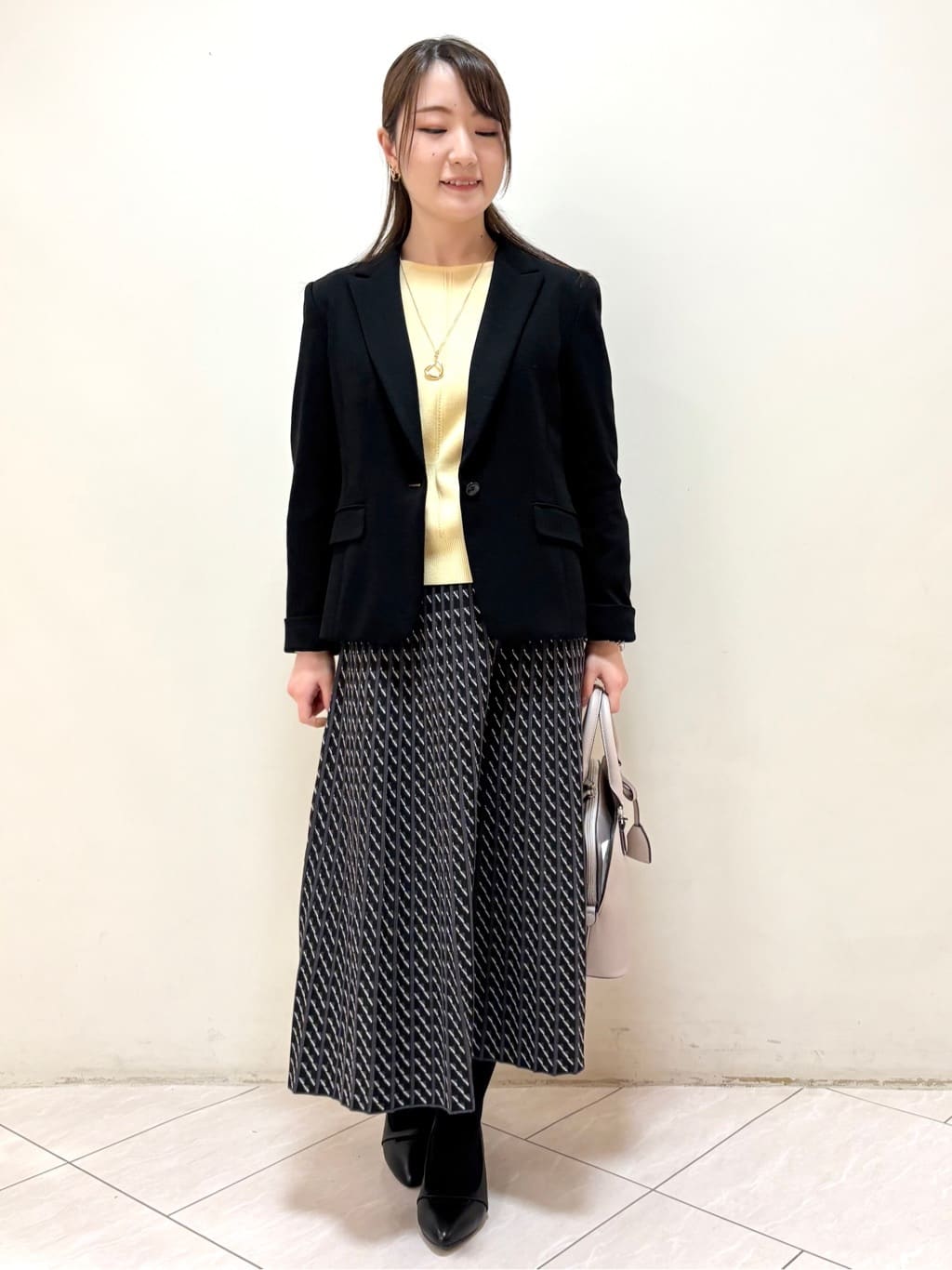 mikiさんの「Reflect｜【選べる8色／スカートにもパンツにも◎】ウール混ボートネックニット」を使ったコーディネート