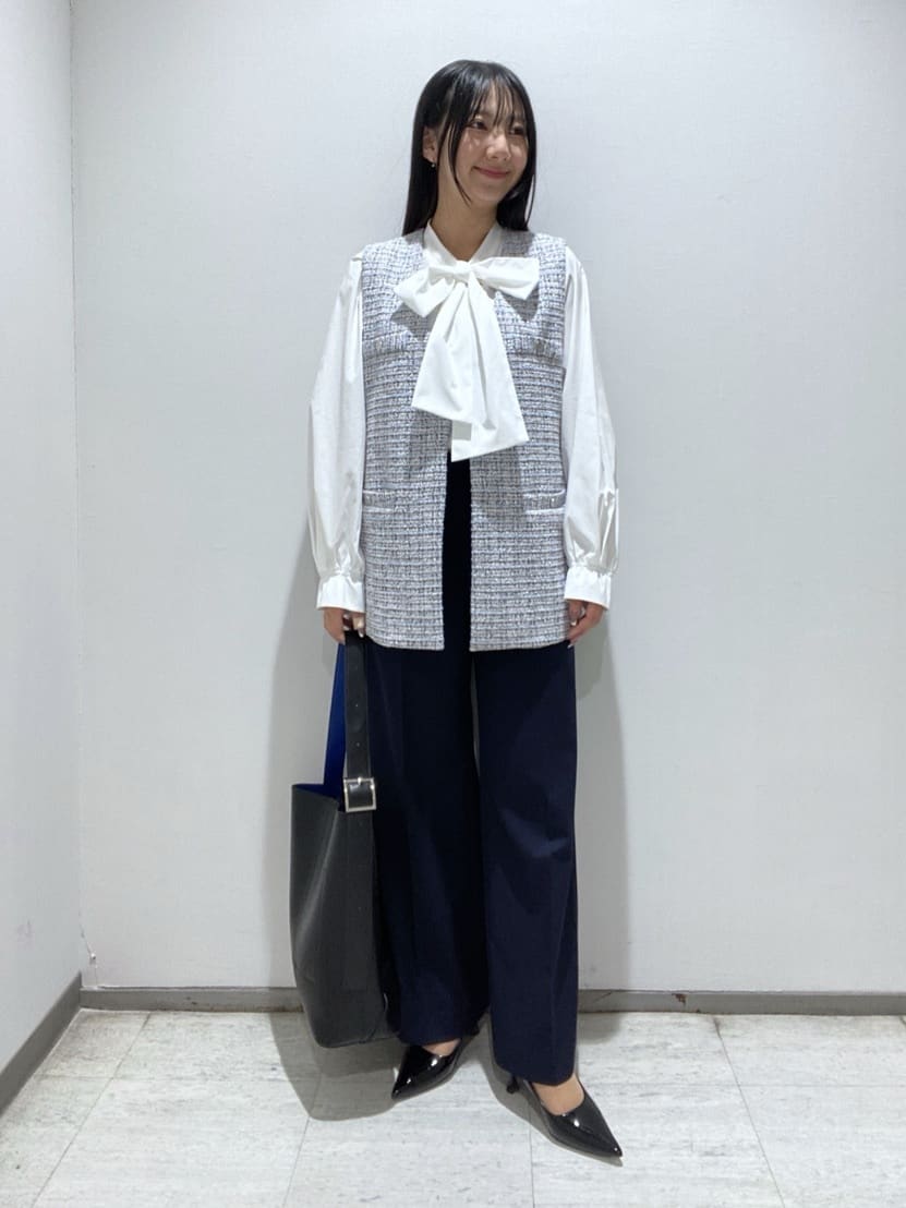 meiさんの「INDIVI｜【2点セット／洗える】ツイードジレ＆ボウタイブラウス」を使ったコーディネート