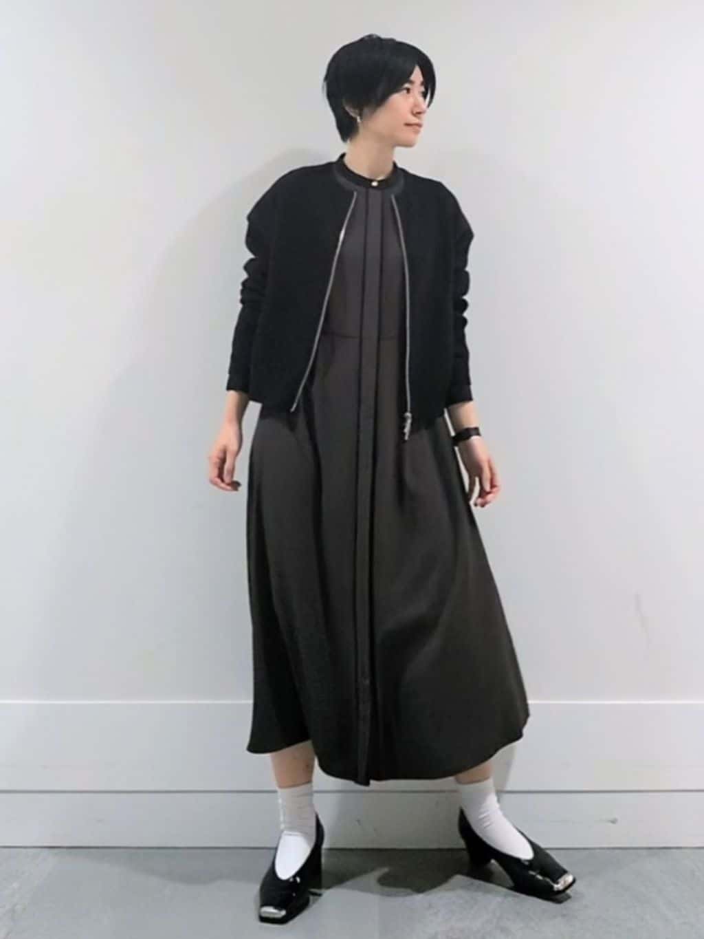 ミズタさんの「UNTITLED｜【ゆったりサイズ／着丈短め】ジップニットカーディガン」を使ったコーディネート