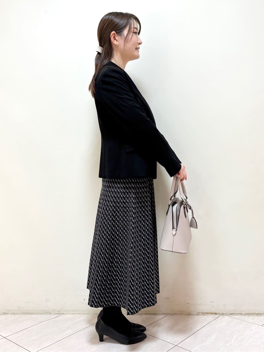 mikiさんの「Reflect｜【選べる8色／スカートにもパンツにも◎】ウール混ボートネックニット」を使ったコーディネート