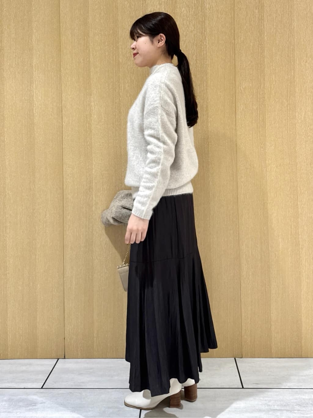 nanaさんの「UNTITLED｜【大人な品格/ふわふわニット】フォックスカシミヤ コクーンニット」を使ったコーディネート