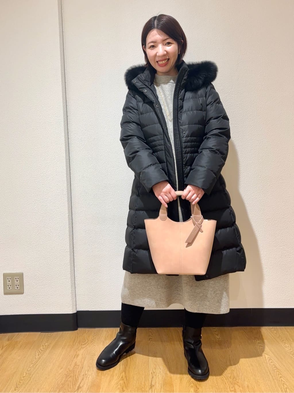 MIKIKOさんの「UNTITLED｜【ロング丈/ゆったりシルエット】テントライン ニットワンピース」を使ったコーディネート