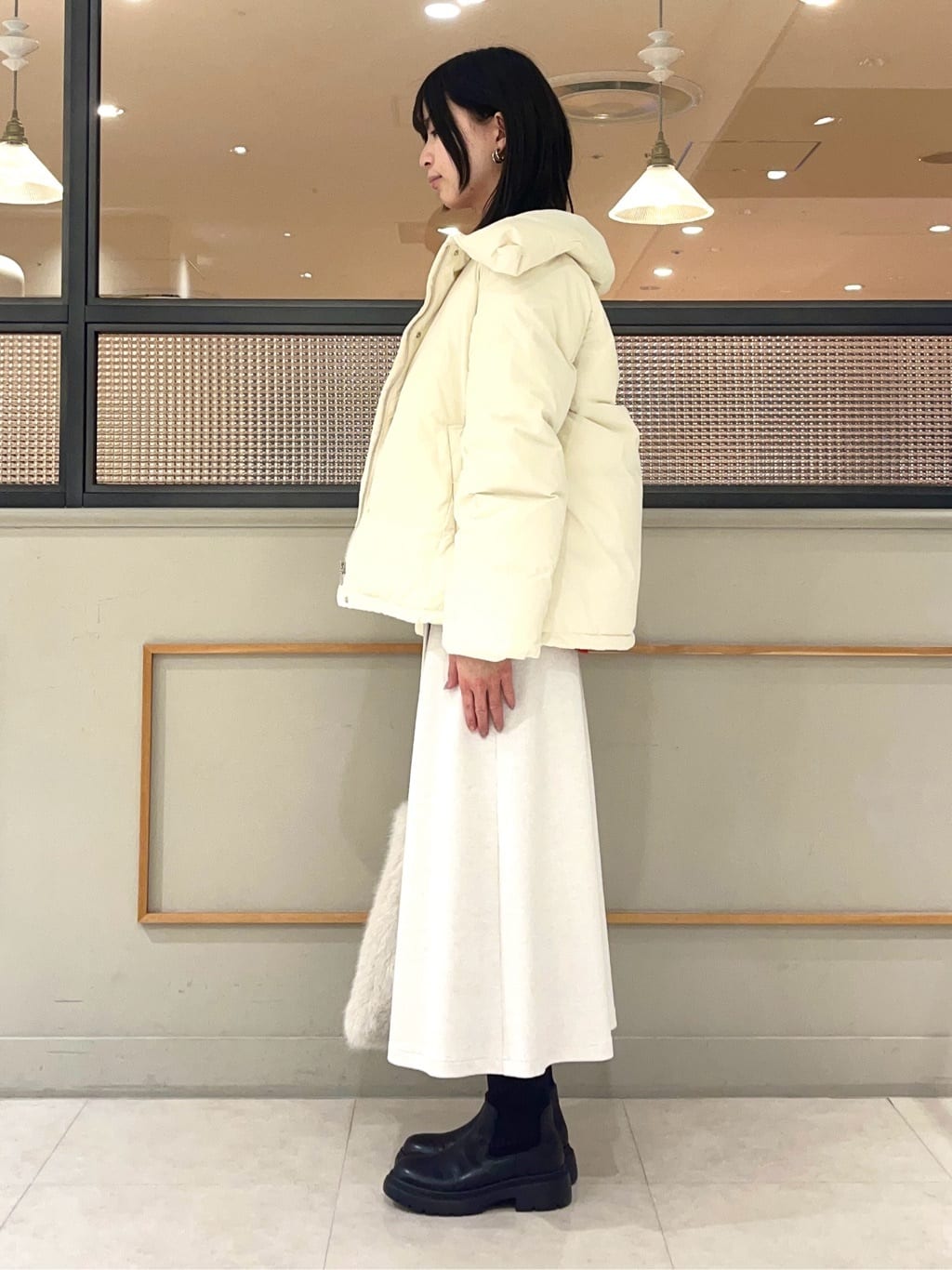 kumiさんの「INDIVI｜【撥水／洗える／デザイン衿】ステッチレス ショートダウンコート」を使ったコーディネート