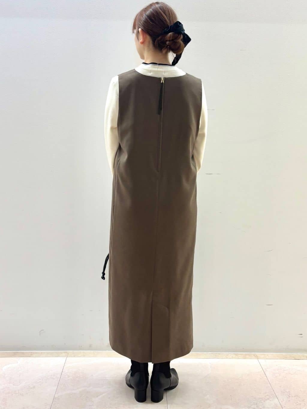 Satoさんの「Reflect｜【すっきりシルエット】スエードライクジャンパースカ―ト」を使ったコーディネート