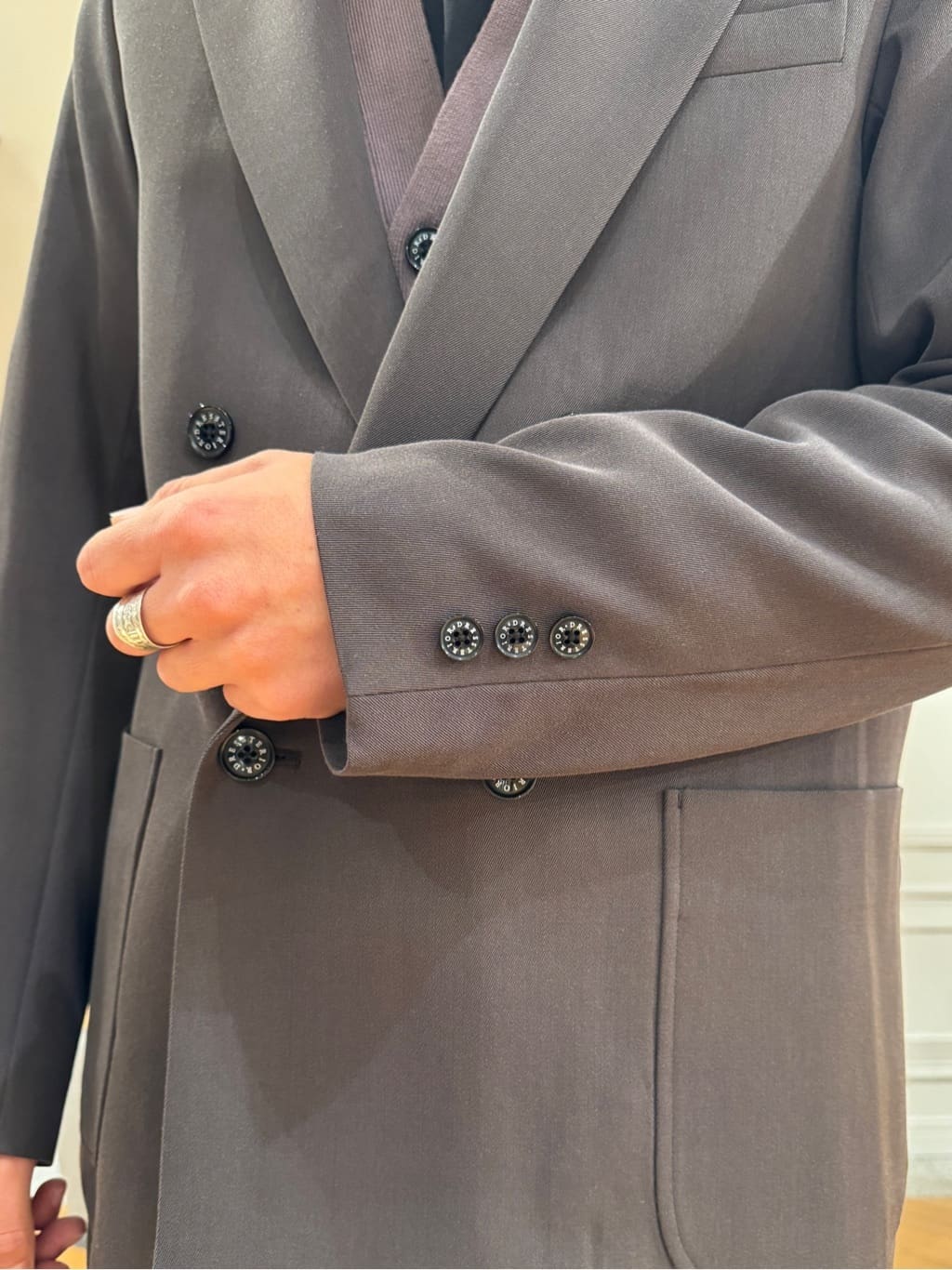 kawarataniさんの「DRESSTERIOR｜◆【セットアップ可】クリアーカルゼ コンフォータブル ダブルジャケット」を使ったコーディネート
