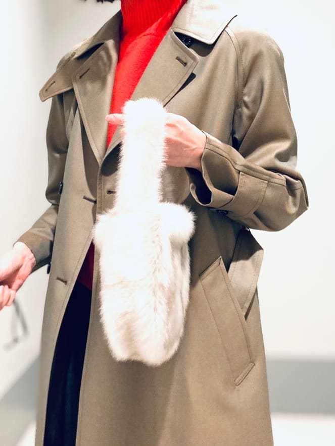 Furuさんの「DRESSTERIOR｜◆コンパクトフェイクファーバッグ」を使ったコーディネート