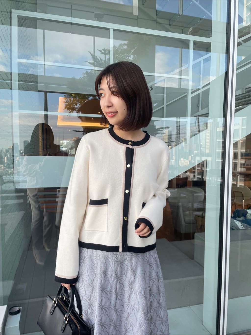 abeさんの「Couture brooch｜【洗える・着映え・通勤】フラワーエンブロスカート」を使ったコーディネート