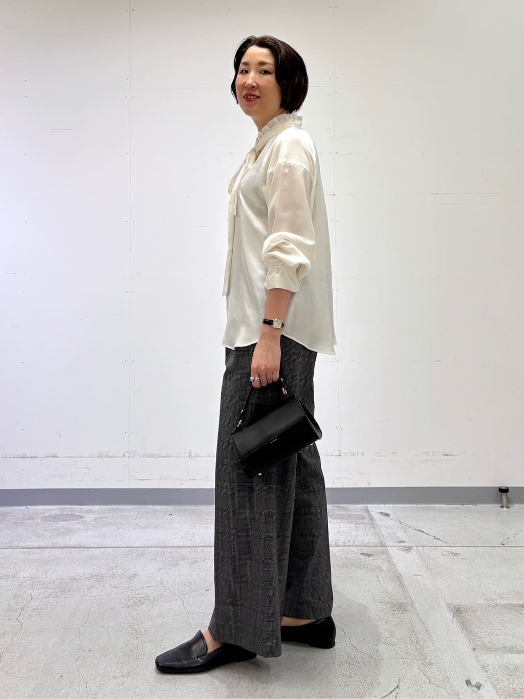 yuriさんの「INDIVI｜ジオメプリントボウタイブラウス」を使ったコーディネート