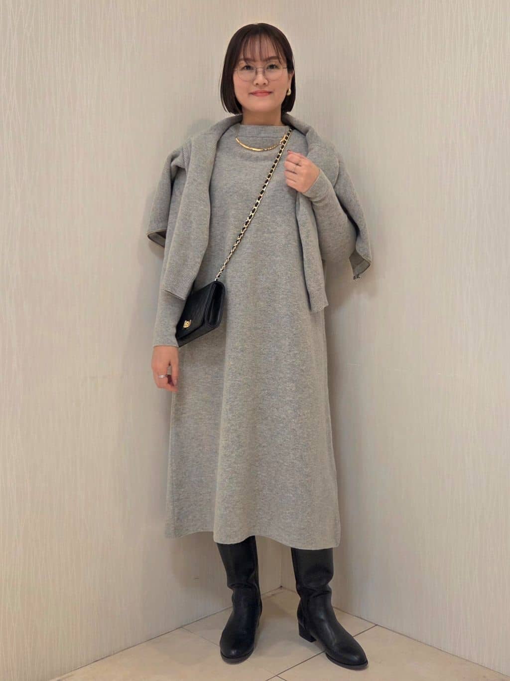 naokoさんの「UNTITLED｜【ロング丈/ゆったりシルエット】テントライン ニットワンピース」を使ったコーディネート