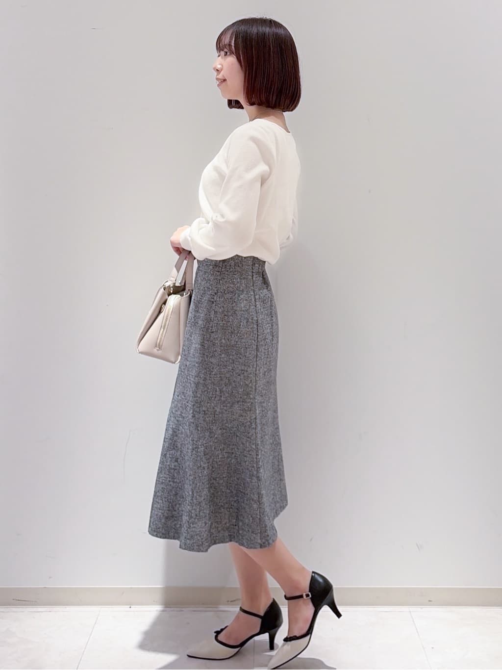 yurinaさんの「index｜ラメスカラップビジューデザインニット【洗濯機OK】《6col／S～LL》」を使ったコーディネート
