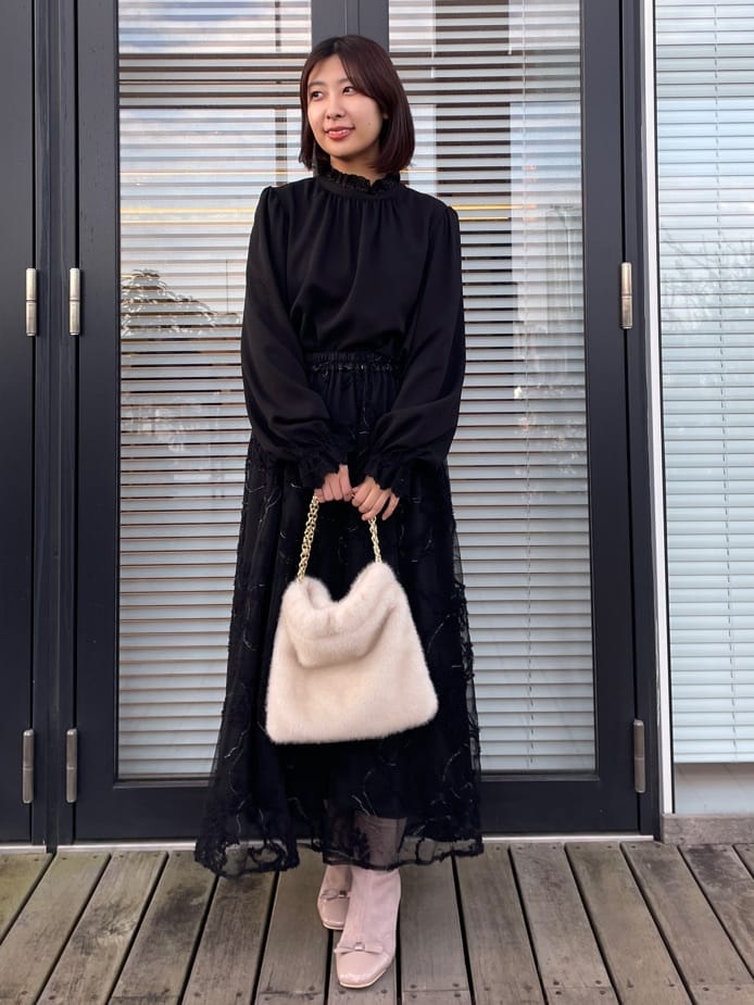 abeさんの「Couture brooch｜【2WAY・ハレの日・通勤】エンブロレースブラウス」を使ったコーディネート