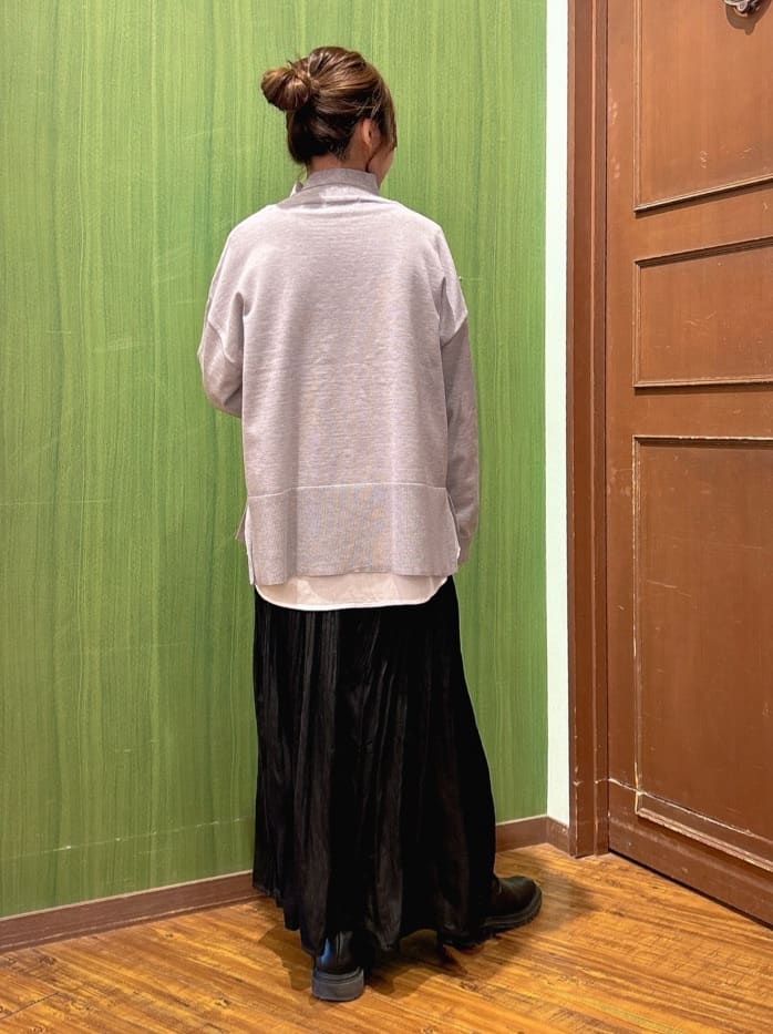 かおりさんの「SHOO･LA･RUE｜【2点セット/洗濯機可/S-LL】着回しがきく もちもちハイネックニット+裾シャツインナー」を使ったコーディネート