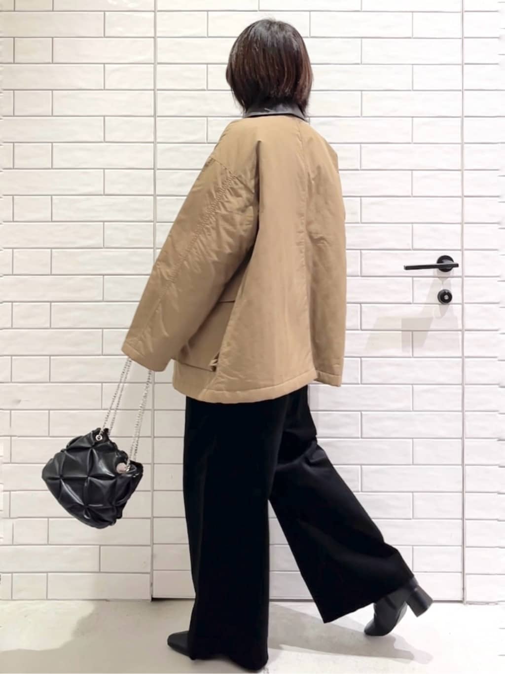 しおりさんの「OPAQUE.CLIP｜《CLASSY掲載》ステンカラー中綿コート【洗濯機OK】」を使ったコーディネート
