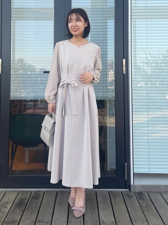 abeさんの「Couture brooch｜【ハレの日・通勤】レース袖タックフレアワンピース」を使ったコーディネート