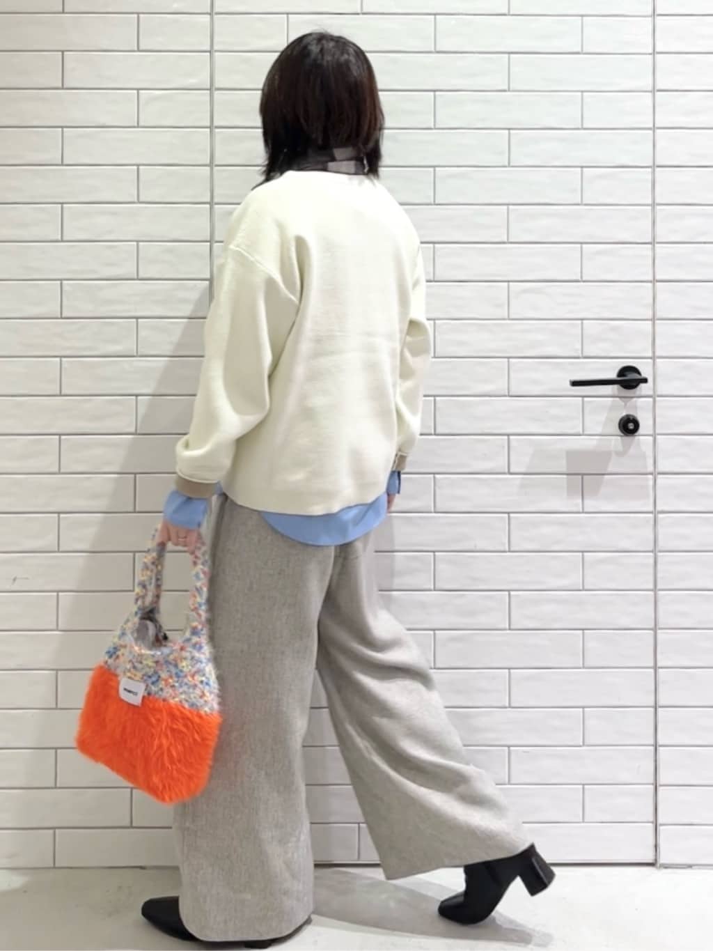 しおりさんの「OPAQUE.CLIP｜サイド編地切替ニットトップス／セットアップ対応【洗濯機OK】」を使ったコーディネート