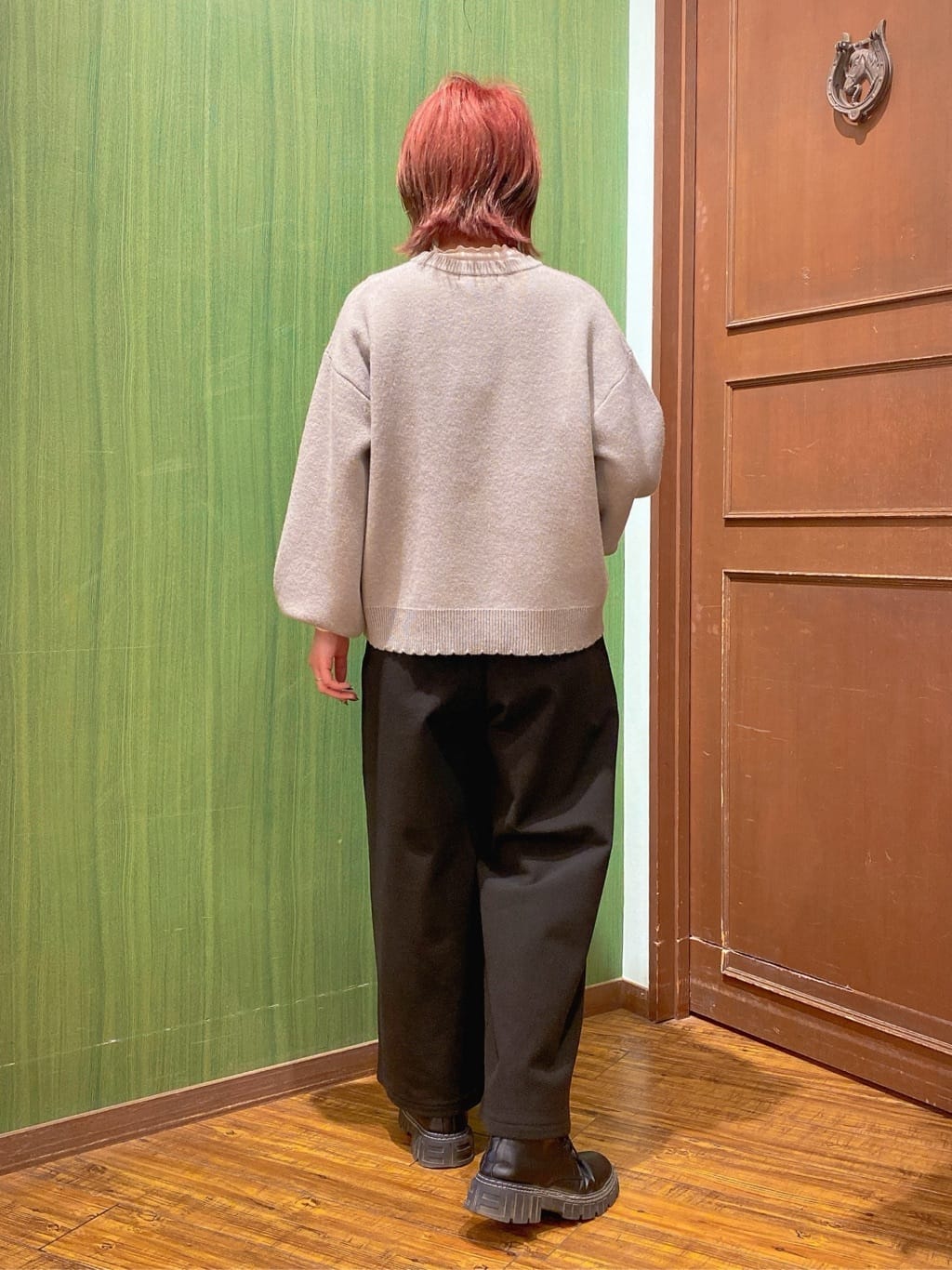 ayaさんの「SHOO･LA･RUE｜【洗濯機可/S-LL】裾スカラップが差がつく コード刺繍ロゴニット」を使ったコーディネート