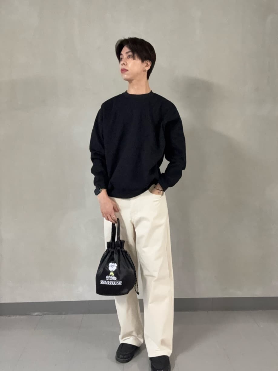 Yukiさんの「Dessin｜ウールカシミヤVネック」を使ったコーディネート