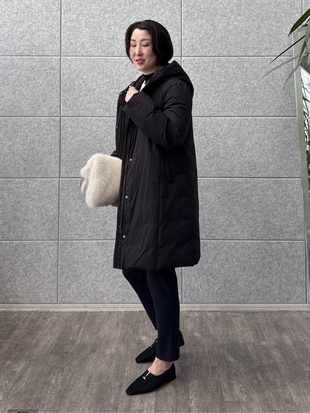 yuriさんの「INDIVI｜【洗える】ケーブルデザイン ラウンドヘムニット」を使ったコーディネート