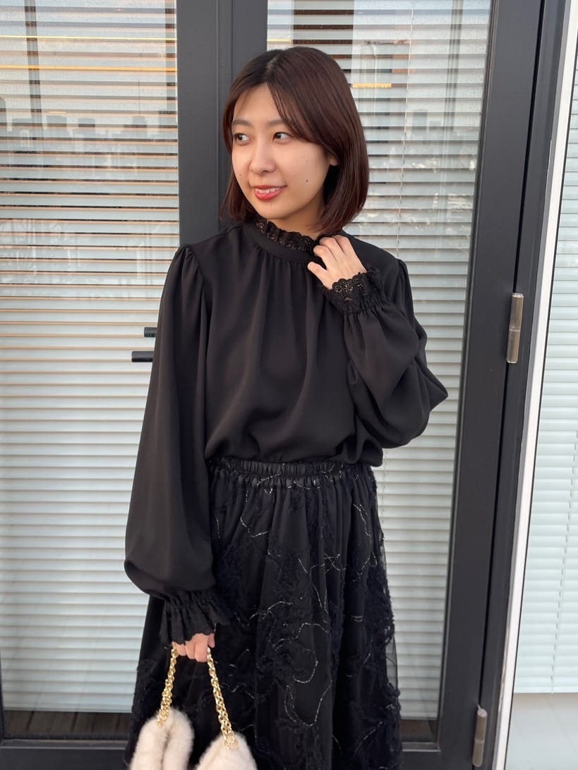abeさんの「Couture brooch｜【2WAY・ハレの日・通勤】エンブロレースブラウス」を使ったコーディネート