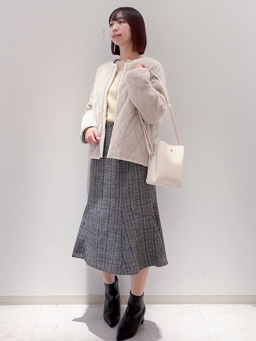 yurinaさんの「index｜ラメスカラップビジューデザインニット【洗濯機OK】《6col／S～LL》」を使ったコーディネート