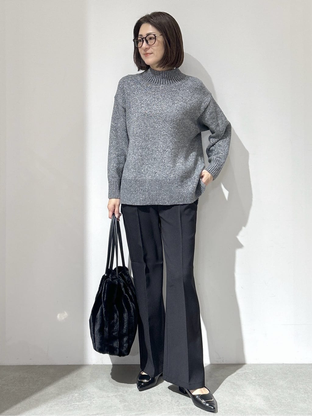 NAKAさんの「OPAQUE.CLIP｜カシミヤブレンドウールミドルピーコート」を使ったコーディネート
