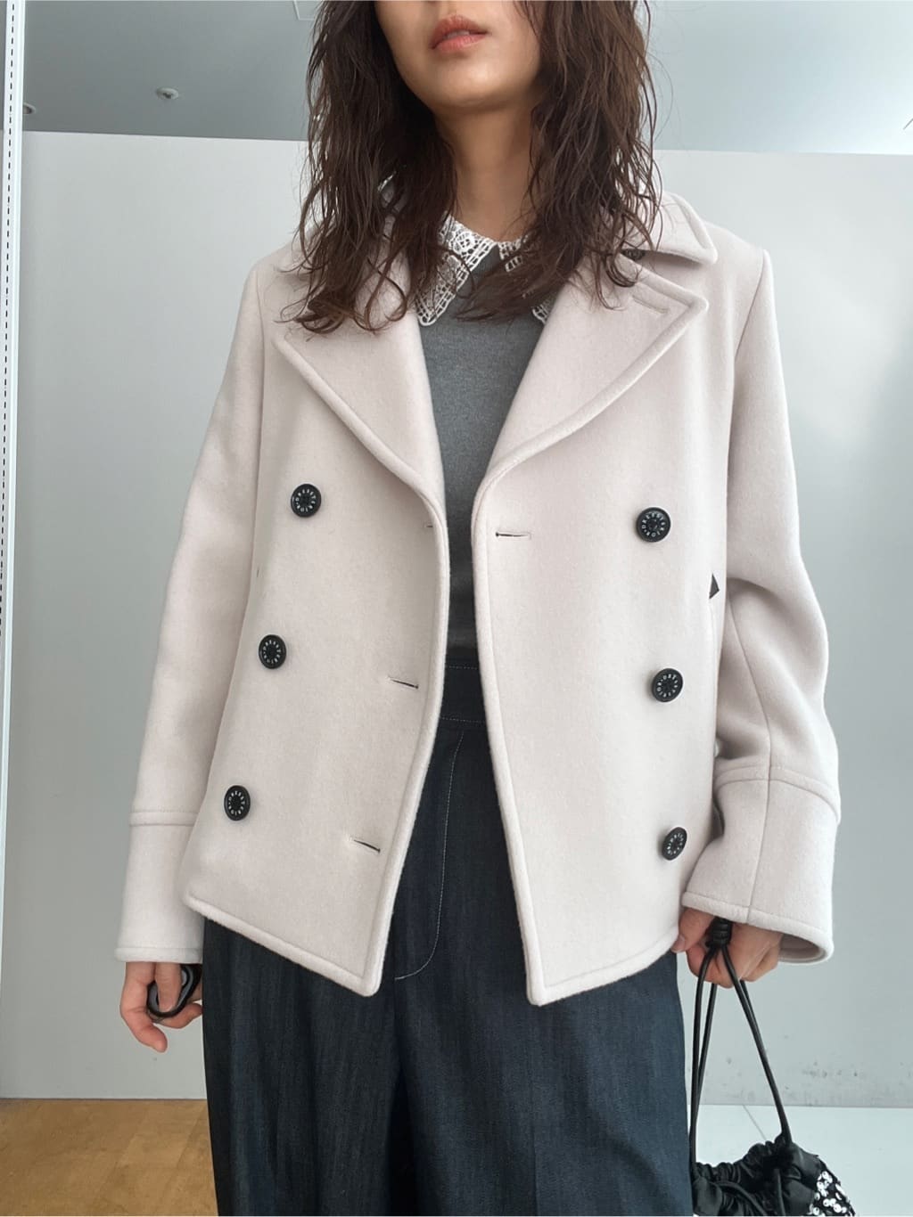 misaさんの「DRESSTERIOR｜2WAYレースカラーニット」を使ったコーディネート