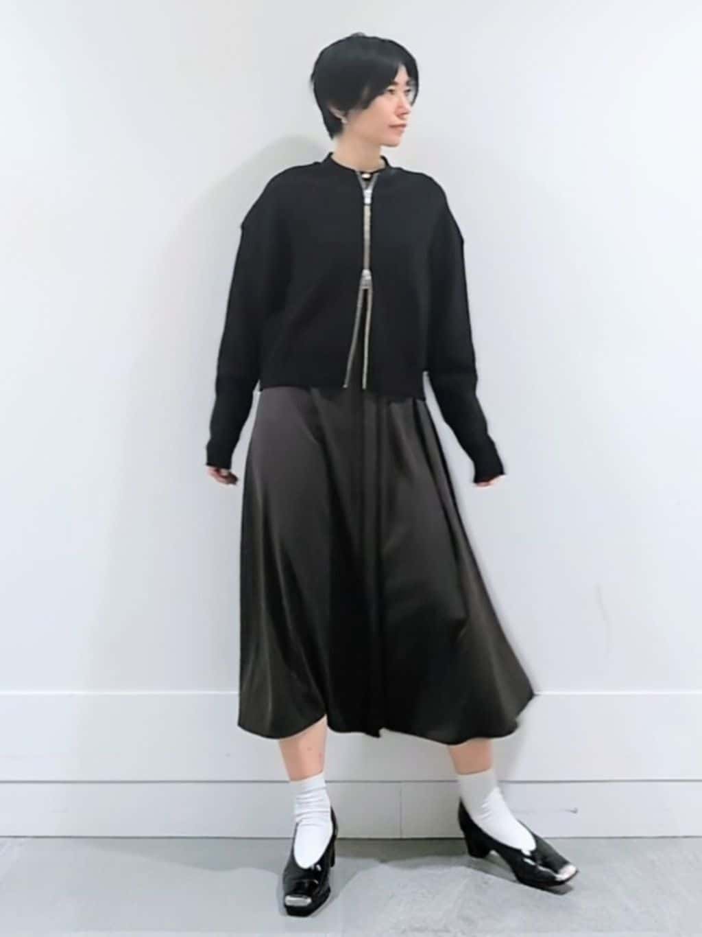 ミズタさんの「UNTITLED｜【ゆったりサイズ／着丈短め】ジップニットカーディガン」を使ったコーディネート
