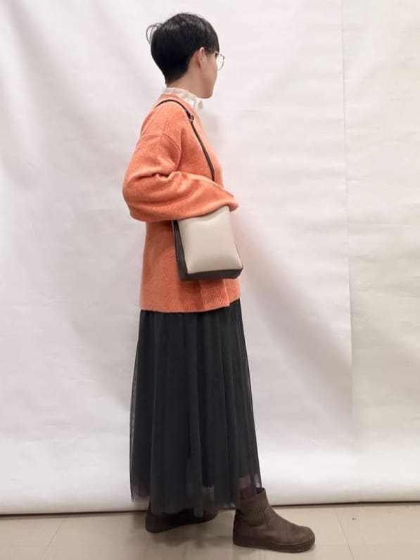 なっちゃんさんの「SHOO･LA･RUE｜【洗濯機可】上品で華やか スタンドフリルブラウス」を使ったコーディネート