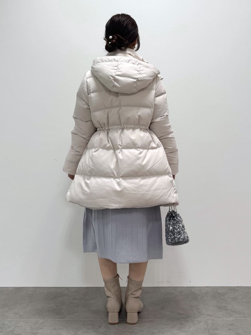 kozuさんの「index｜KAWADAダウンドロストミドルコート【撥水／洗濯機OK／2WAY／静電気防止裏地】《XS～3L》」を使ったコーディネート