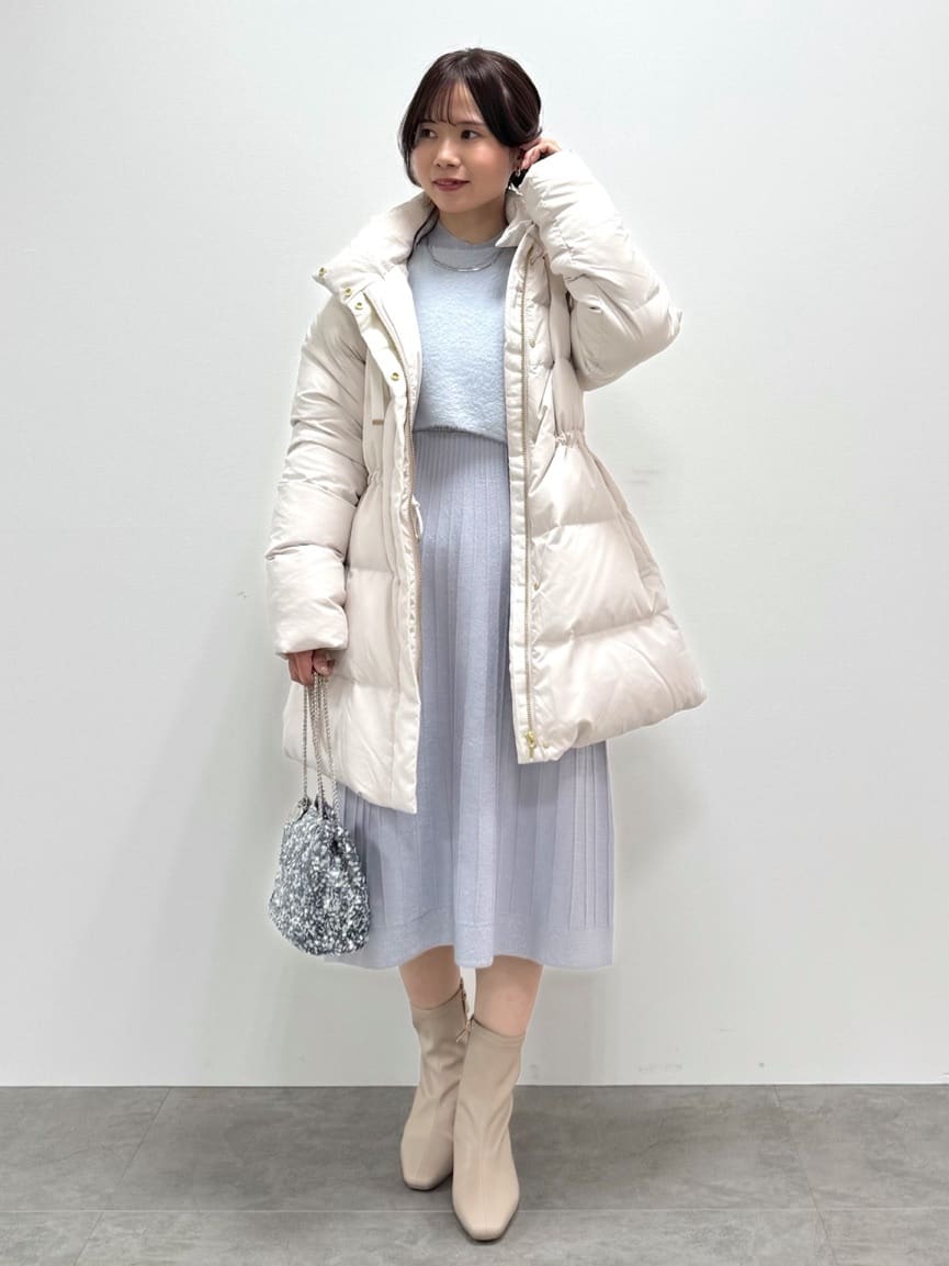 kozuさんの「index｜KAWADAダウンドロストミドルコート【撥水／洗濯機OK／2WAY／静電気防止裏地】《XS～3L》」を使ったコーディネート