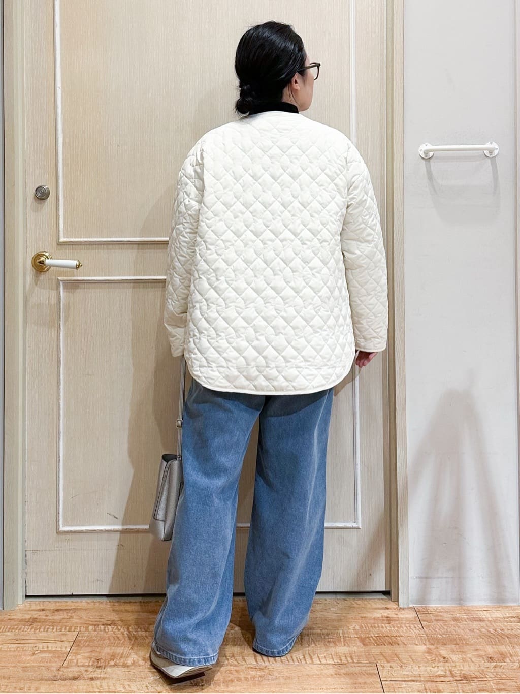 umeさんの「SHOO･LA･RUE｜【洗濯機可/S-LL/撥水】ゴールドパーツで上品に 大人が着たい ノーカラーキルトジャケット」を使ったコーディネート