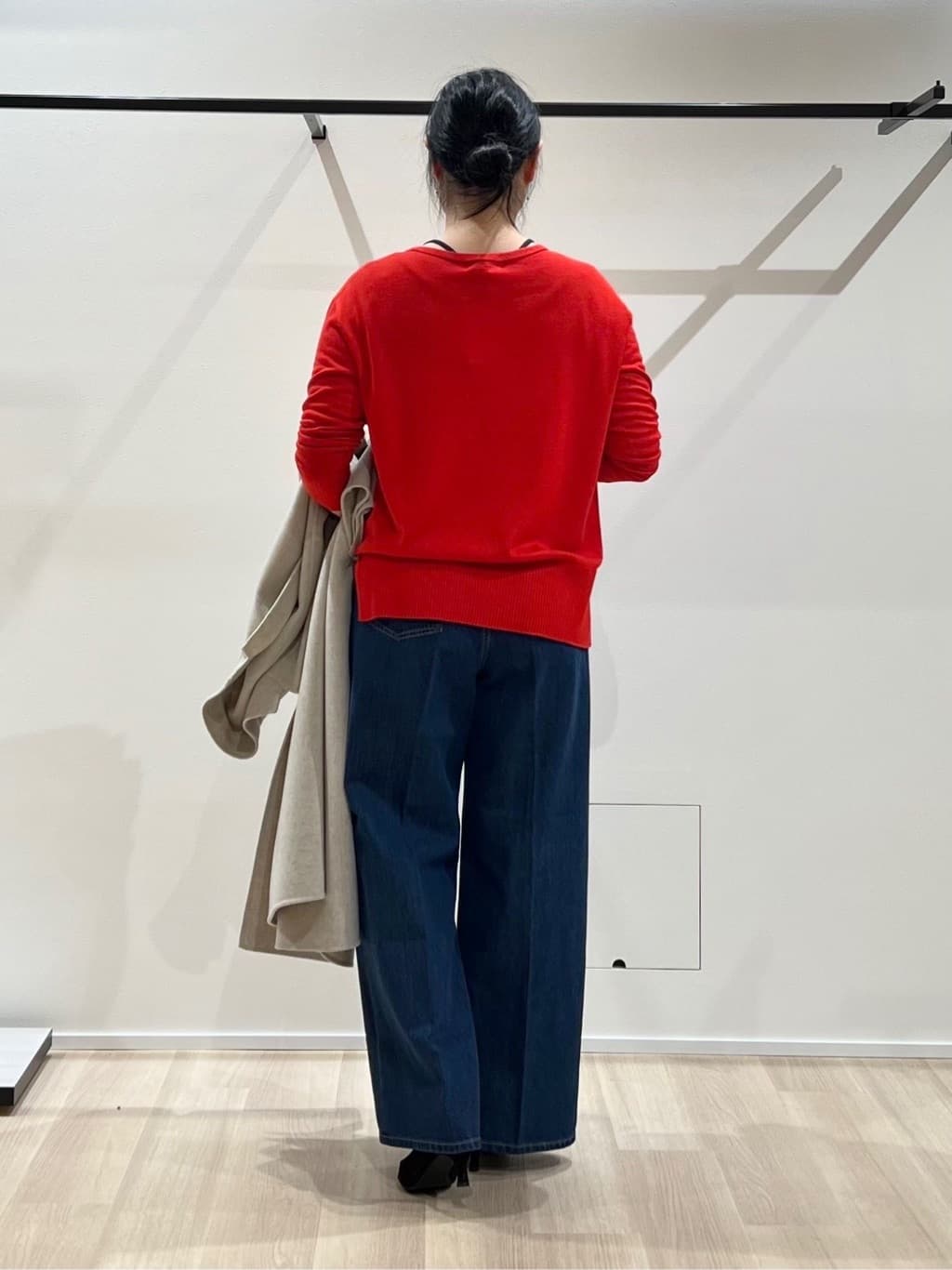 TOMOMIさんの「UNTITLED｜【8色展開/体型カバー】魅せるタイムレスニット」を使ったコーディネート