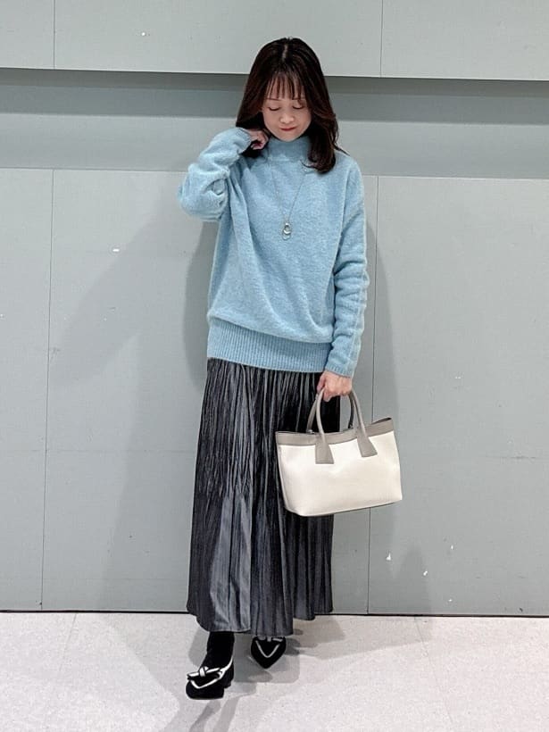 makiさんの「UNTITLED｜【大人な品格/ふわふわニット】フォックスカシミヤ コクーンニット」を使ったコーディネート
