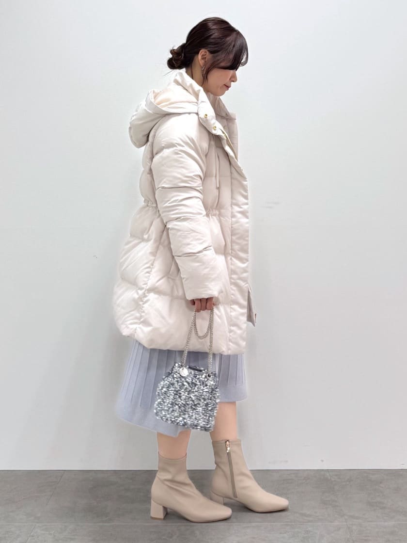 kozuさんの「index｜KAWADAダウンドロストミドルコート【撥水／洗濯機OK／2WAY／静電気防止裏地】《XS～3L》」を使ったコーディネート