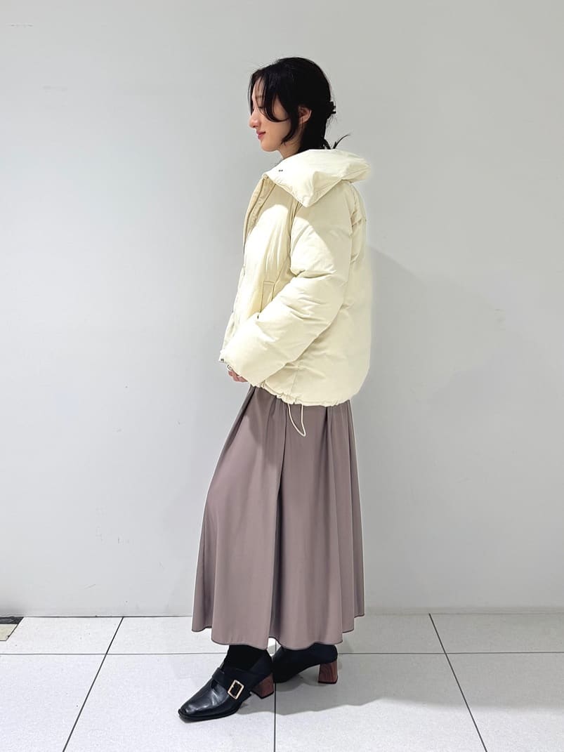 そんさんの「INDIVI｜【撥水／洗える／デザイン衿】ステッチレス ショートダウンコート」を使ったコーディネート