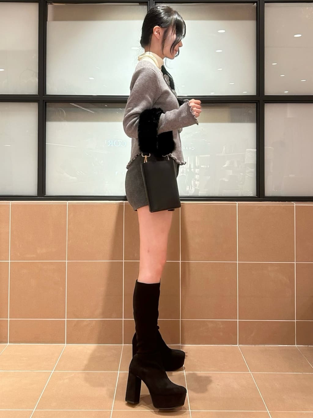 Arisaさんの「ESPERANZA｜フェイクファーハンドル3WAYミニショルダーバッグ」を使ったコーディネート