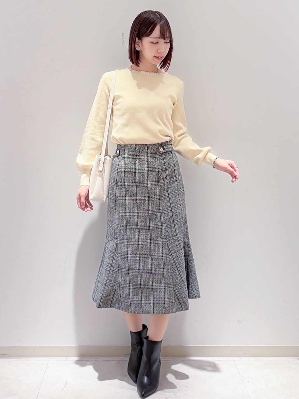 yurinaさんの「index｜ラメスカラップビジューデザインニット【洗濯機OK】《6col／S～LL》」を使ったコーディネート