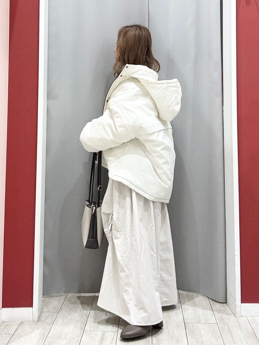 shioさんの「SHOO･LA･RUE｜【撥水/あったか】たっぷり着られる 中綿モンスターショートコート」を使ったコーディネート