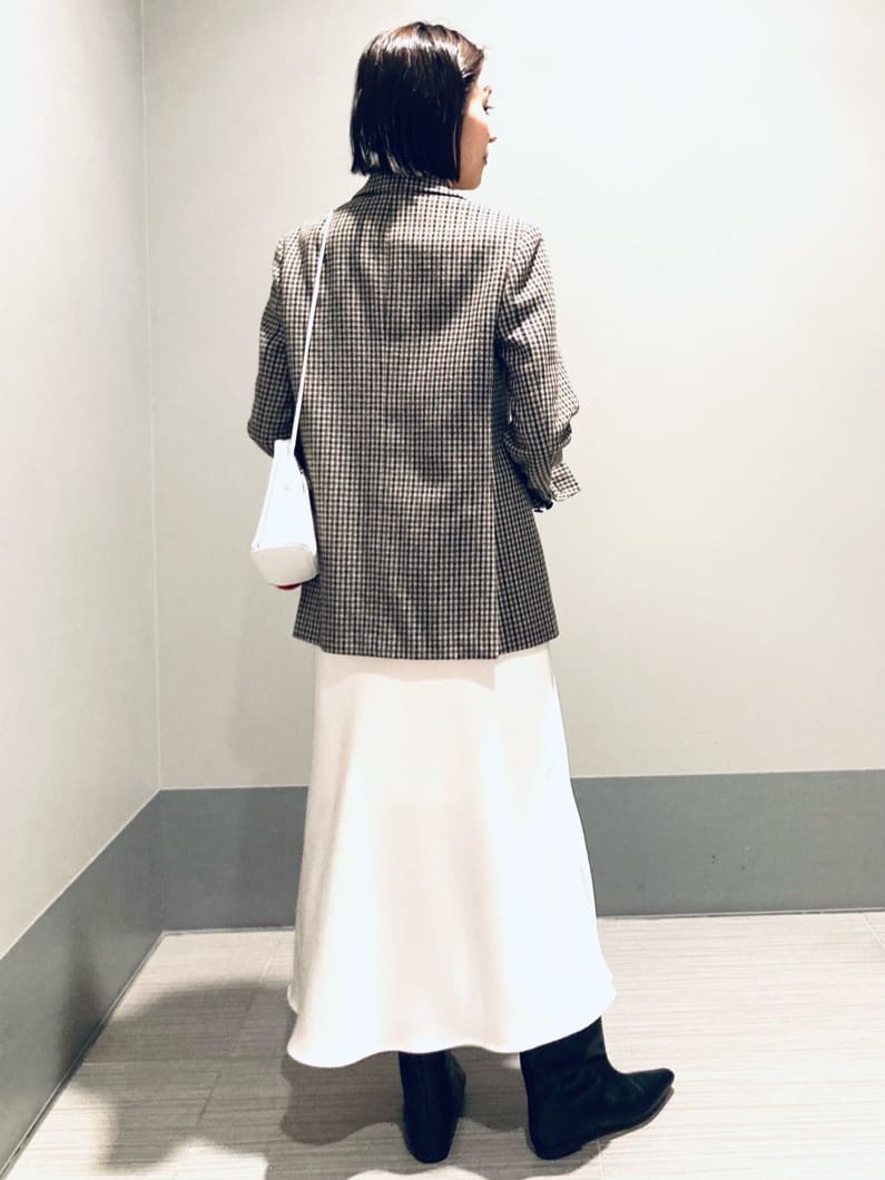 Furuさんの「DRESSTERIOR｜ストレッチヴィンテージサテンナロースカート」を使ったコーディネート