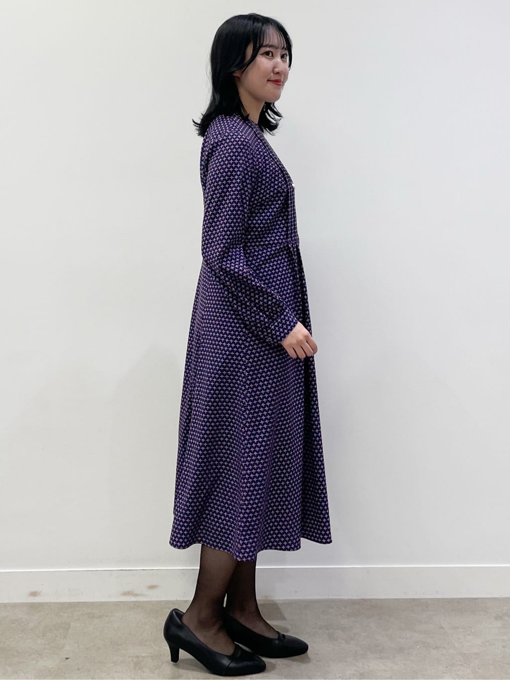 yukariさんの「Reflect｜【通勤/お出かけ◎】ジオメプリントクラシカルワンピース」を使ったコーディネート