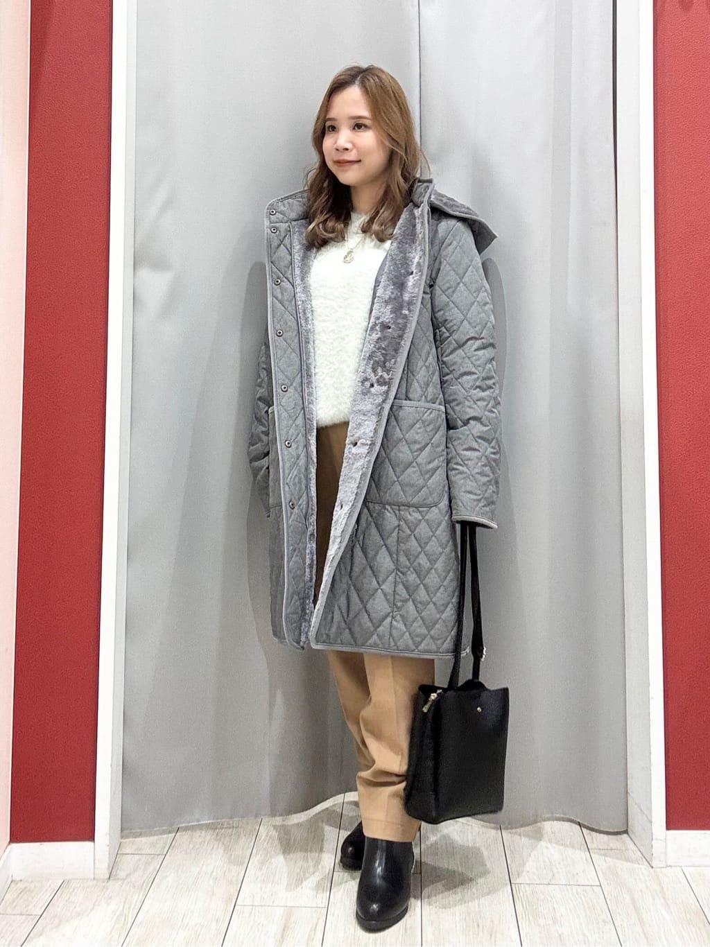 shioさんの「SHOO･LA･RUE｜【撥水/フード取り外し可】自然にくびれる あったかダイヤ柄キルトコート【CIRCRIC】」を使ったコーディネート