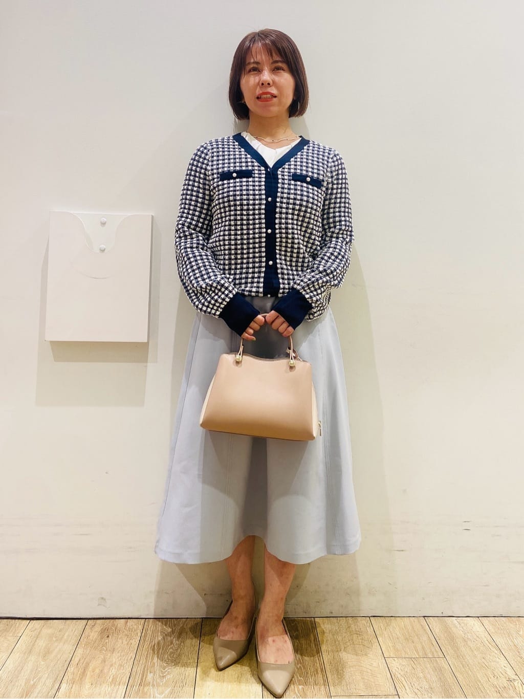 YUKOさんの「index｜チェックジャカードカーディガン【洗濯機OK】」を使ったコーディネート
