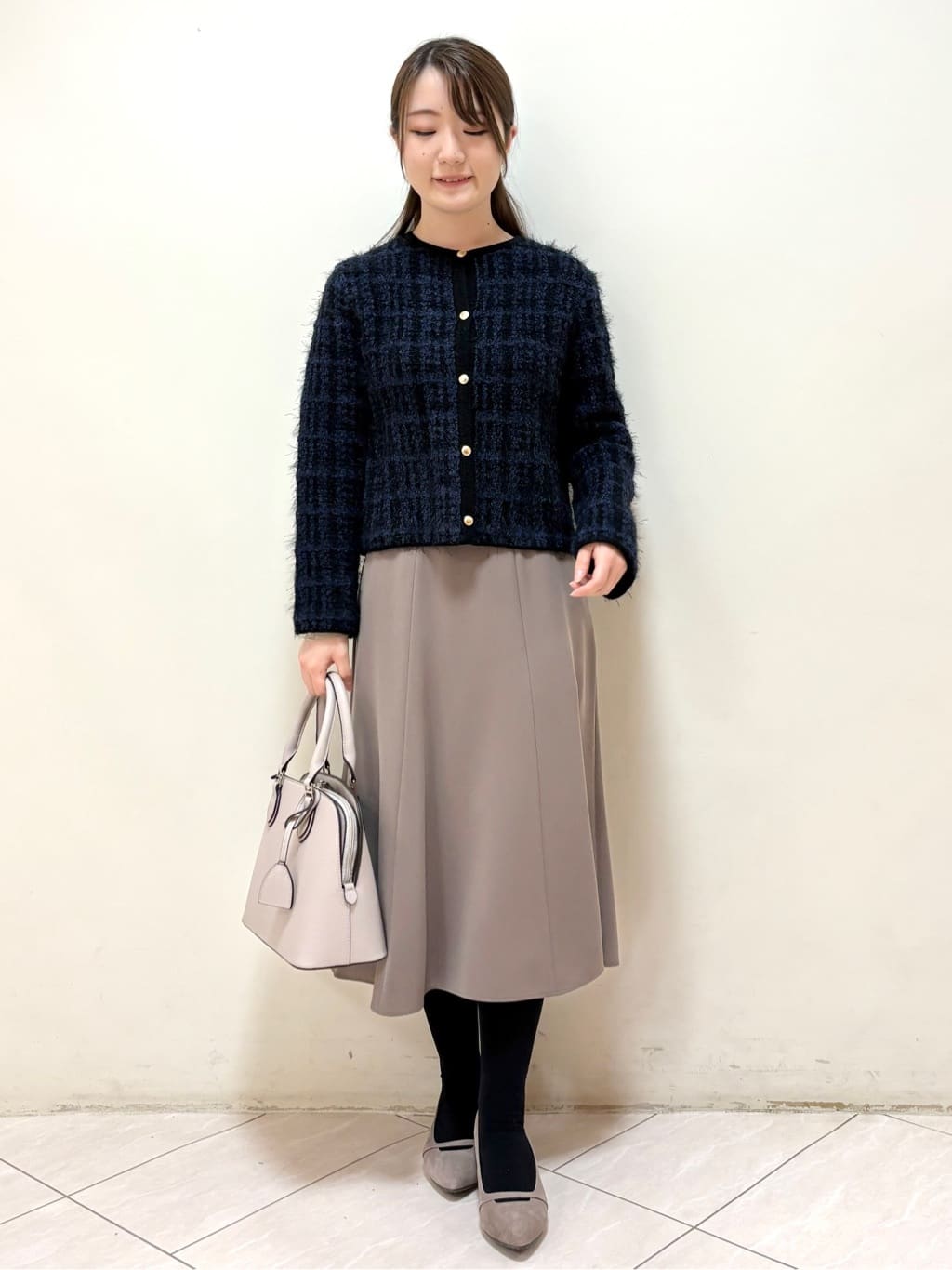 mikiさんの「Reflect｜【お食事会やお出かけに◎】ふんわりジャカード編みカーディガン」を使ったコーディネート