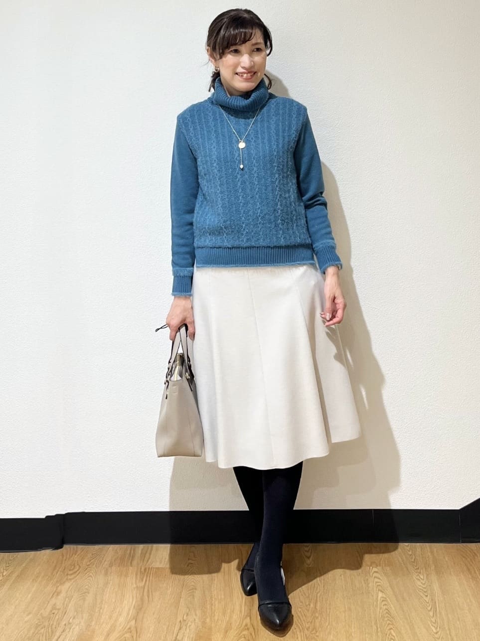 ayaさんの「Reflect｜【ほんのりラメ感◎】ふわふわフェザーヤーンハイネックニット」を使ったコーディネート