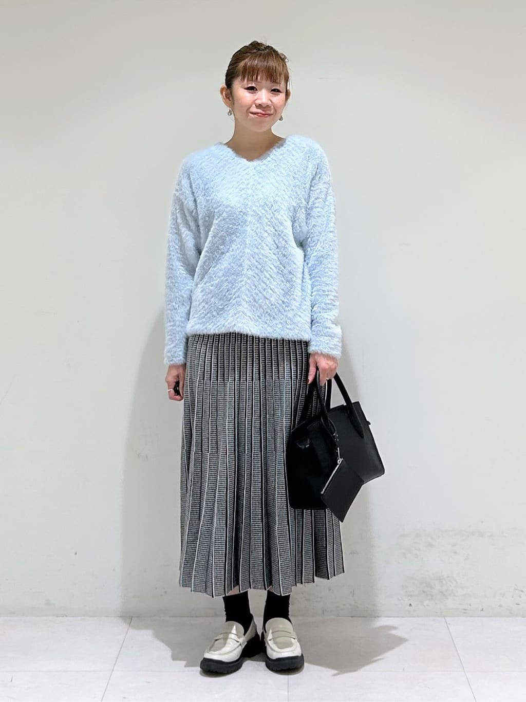 tsuyuさんの「INDIVI｜◆【合皮／マルチWAY／サブバッグ付】ミニショルダーバッグ」を使ったコーディネート